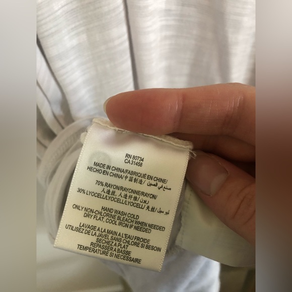 BCBG gray flowy tunic M - Picture 7 of 8